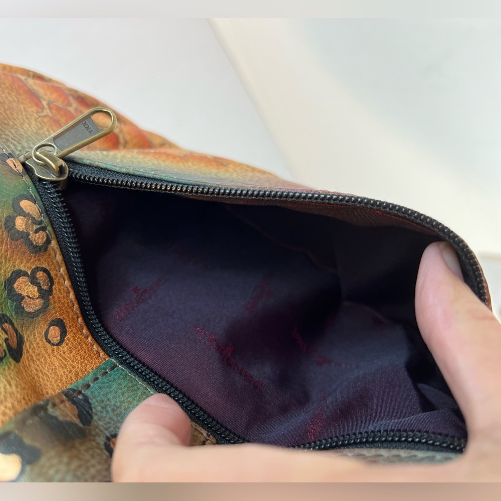 Anuschka Hand-Painted Shoulder Bag - Picture 4 of 13